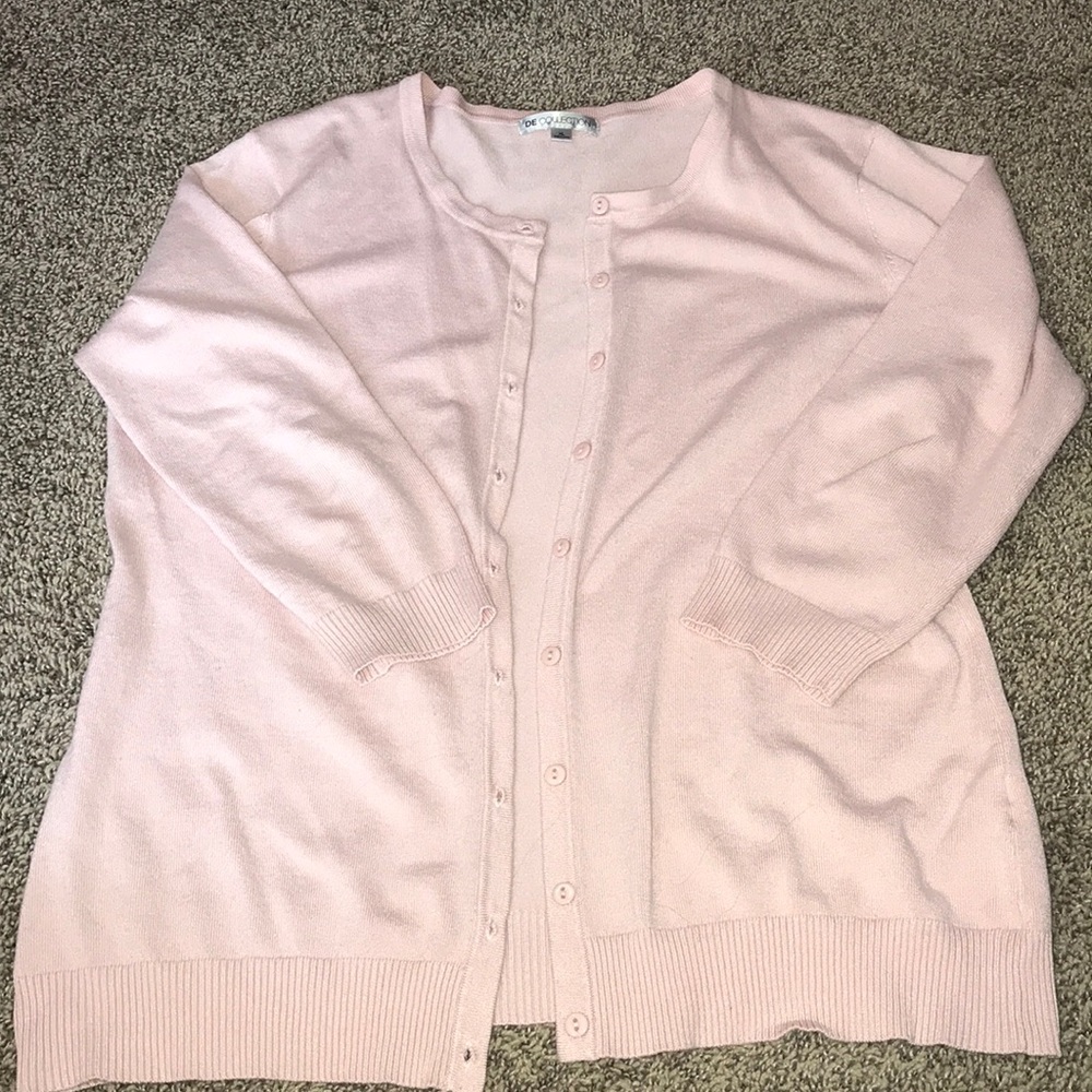 Light pink 3/4 sleeve sweater cardigan!